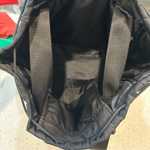 Beyond Yoga Black Convertible Gym Bag NWT - Picture 6 of 15